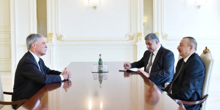 Prezident İlham Əliyev Formula-1 qrupunun baş icraçı direktorunu qəbul edib