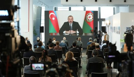 Prezident İlham Əliyev yerli və xarici media nümayəndələri üçün mətbuat konfransı keçirib