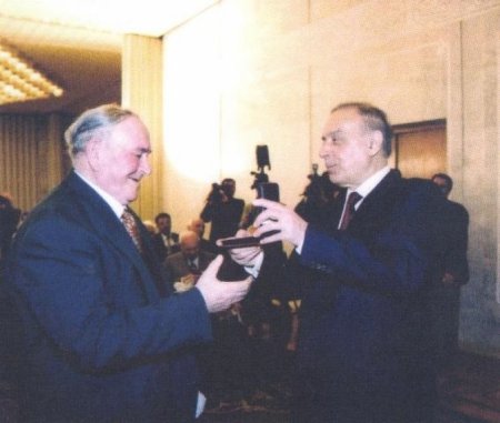 24 iyun 1993-cü ildə Ali sovetin sədri H.Əliyevin prezident səlahiyyətlərini yerinə yetirmısi haqqında