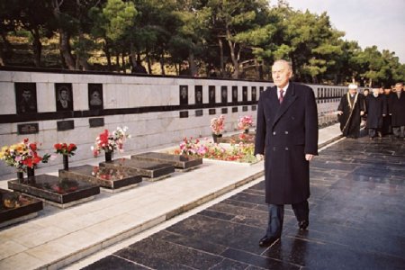 Xalq deputatı Heydər Əliyevin Naxçıvan Muxtar Respublikası Ali Məclisinin 20 noyabr 1990-cı il tarixli sessiyasında çıxışı