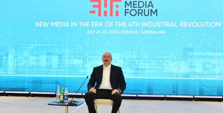 İlham Əliyev Şuşa Qlobal Media Forumunda çıxış edir