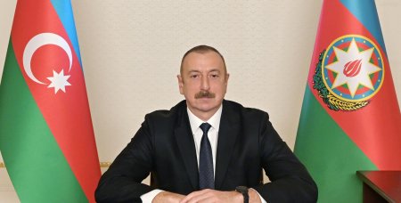 Azərbaycan Prezidentinə  yazırlar