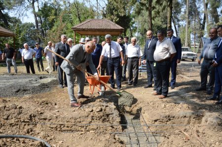 Rayonun Hişkədərə kəndində Ağsaqqallar evinin təməli qoyuldu