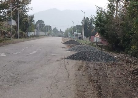 Masallı-Yardımlı yolunun piyadalar üçün nəzərdə tutulmuş hissəsi təmir olunub