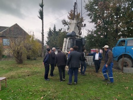 Böyük Kolatan kəndində transformator yeniləndi