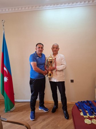 Masallıda rayon rəhbəri qalib futbolçuları qəbul edib