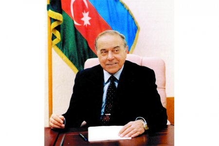 ULU ÖNDƏR VƏ YOX OLMAQDAN QURTULAN AZƏRBAYCAN..