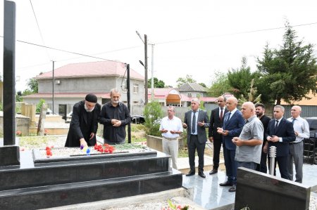 Masallının Qızılavar ərazisində şəhid məzarları rayon rəhbəri tərəfindən ziyarət olundu 02.07.2025