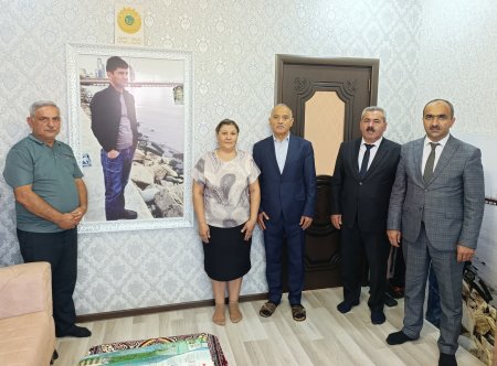 Rayon rəhbəri Masallı şəhərində şəhid məzarını və ailəsini ziyarət etdi