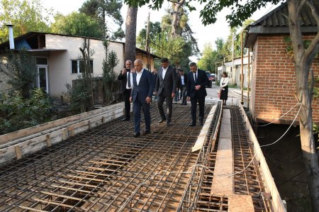 Rayon rəhbəri Boradigah çayı üzərində inşa olunan körpüyə baxış keçirib