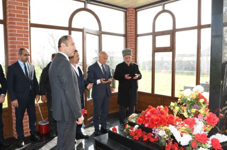 Rayon rəhbəri Qarğalıq ərazisində şəhid məzarlarını ziyarət etdi 20.11.2025