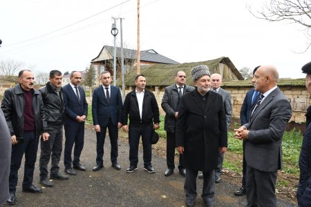 Rayon rəhbəri Əminli kəndində Birinci Qarabağ Müharibəsi şəhidi Mehti Abbasovun adını daşıyan küçədə aparılan asfaltlanma işlərinə baxış keçirib