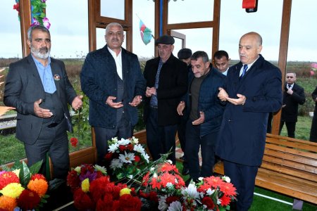 Rayon rəhbəri Xırmandalı ərazisində şəhid məzarlarını ziyarət etdi 04.02.2026