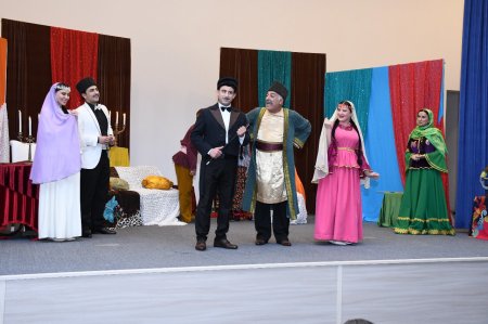 Masallıda “Arşın mal alan” tamaşası