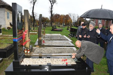 Rayon rəhbəri Mahmudavar ərazisində şəhid məzarlarını ziyarət etdi 10.12.2025