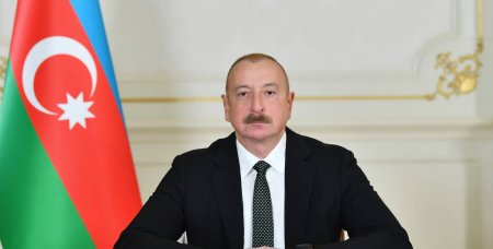 Azərbaycan  Prezidentinə yazırlar
