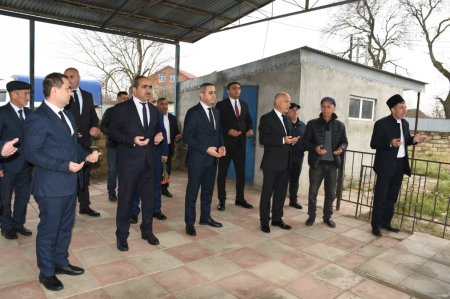 Rayon rəhbəri Birinci Səmədxanlı ərazisində şəhid məzarlarını ziyarət etdi 24.12.2025