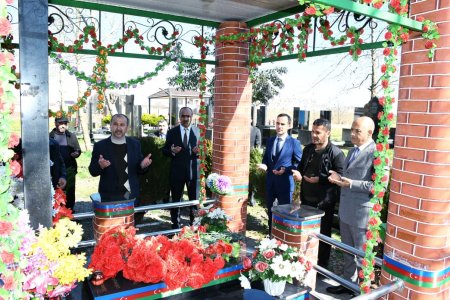 Rayon rəhbəri Sərçuvar kəndində şəhid məzarlarını ziyarət etdi 16.02.2026