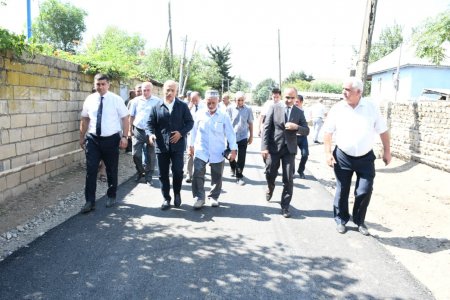 Rayon rəhbəri Qızılağac kəndində aparılan asfaltlaşdırma işləri ilə tanış olub