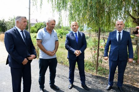 Rayon rəhbəri şəhid ailələrinin yaşadığı küçədə