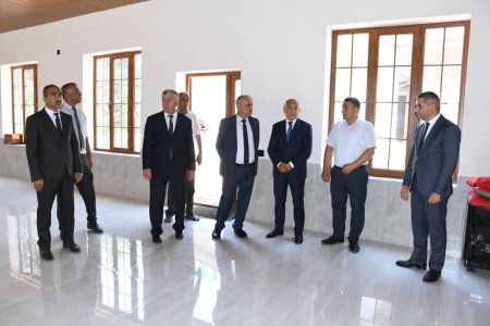 Rayon rəhbəri Ərkivan qəsəbə ərazisinin Allahyarlı kəndində mərasim evində görülən işlərlə tanış olub