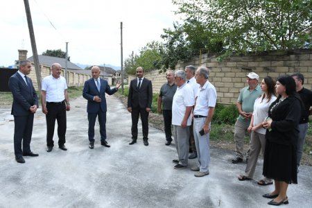 Rayon rəhbəri Hişkədərə-Mahmudavar yoluna asfalt örtüyünün döşənməsi işləri ilə tanış olub