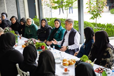 Azərbaycan Respublikası Prezidentinin köməkçisi Anar Ələkbərov Masallıdan olan şəhid anaları ilə görüşüb