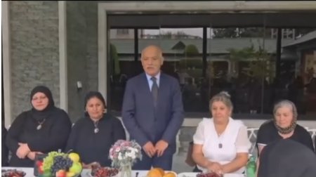 Rayon rəhbəri Boradigah qəsəbəsində şəhid anaları ilə görüş keçirib
