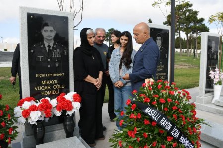 Masallı rayon rəhbərliyi Bakı şəhərində şəhid məzarlarını ziyarət edib