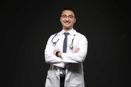 Böyük Britaniyada çalışan azərbaycanlı həkim: Gələcəkdə Xankəndidə fəaliyyət göstərmək istəyirəm - MÜSAHİBƏ